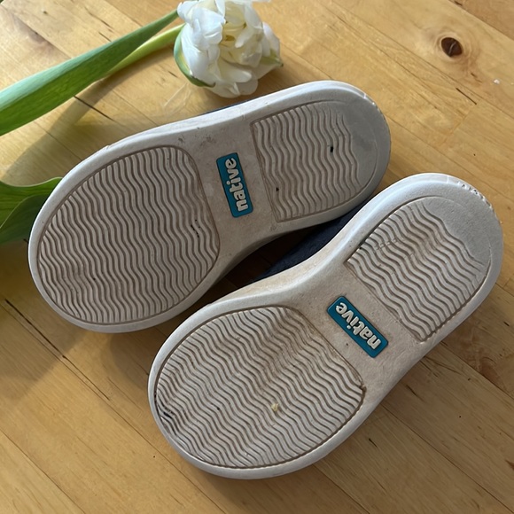 Toddler 8 Native shoes. - Picture 3 of 3
